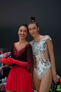 Gimnastas en competición